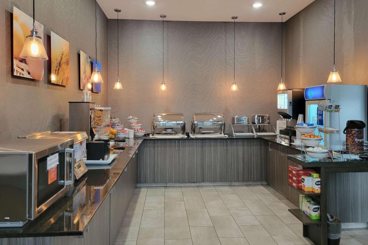 Comfort Inn & Suites North Battleford Kültér fotó