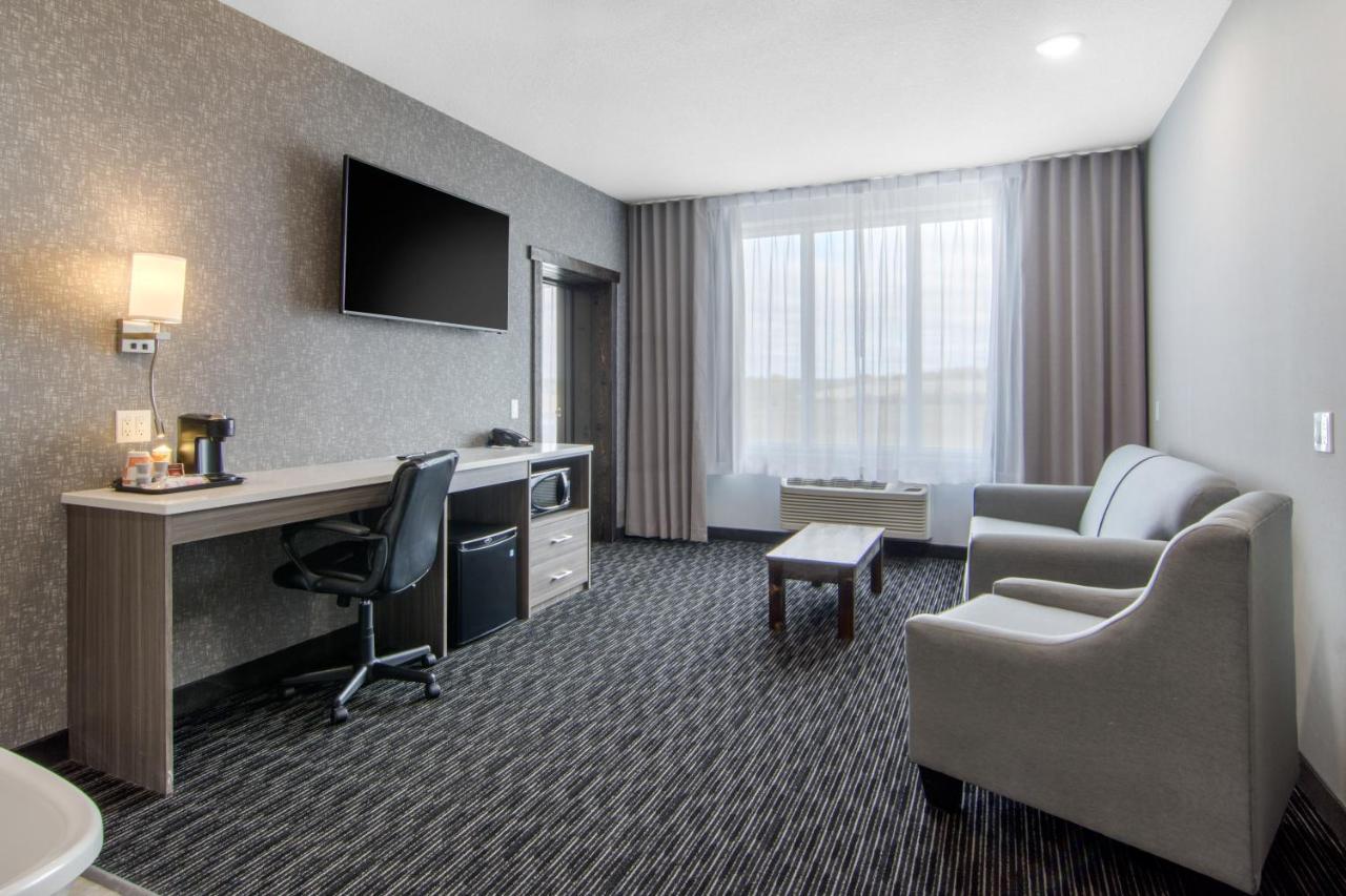 Comfort Inn & Suites North Battleford Kültér fotó
